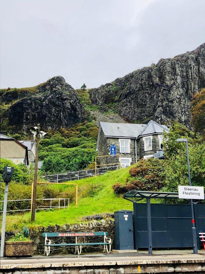 Pisgah Guesthouse Snowdonia 布莱奈费斯蒂尼奥格 外观 照片